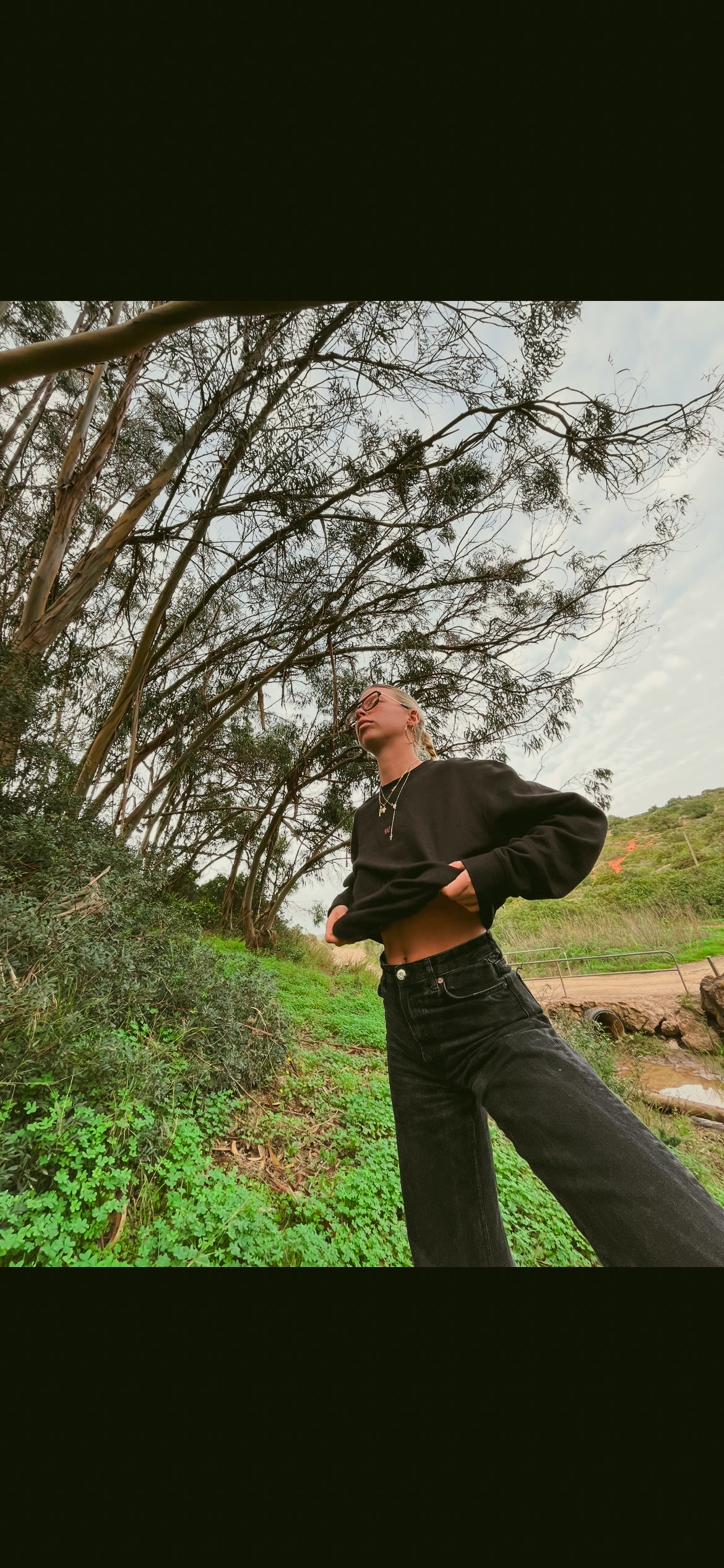 Outlaw crewneck-Black widow